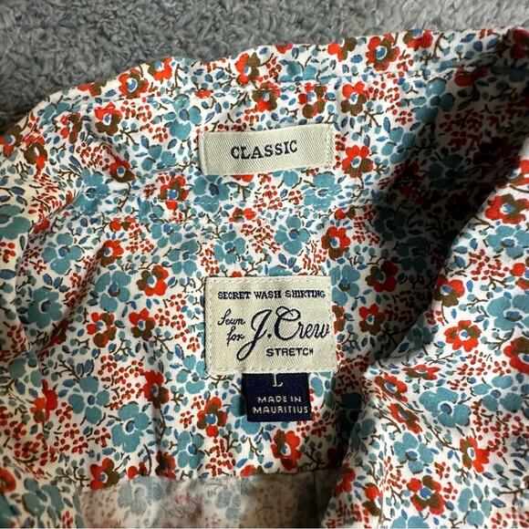 J.Crew Short-sleeve stretch Secret Wash shirt in white floral Size Large - Picture 8 of 8